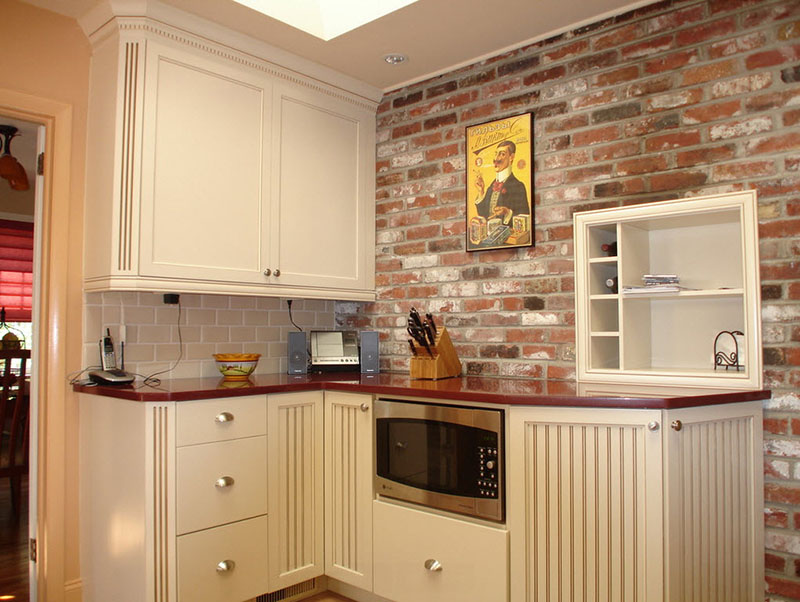 Вариант дизайна кухни с помощью декоративной плитки