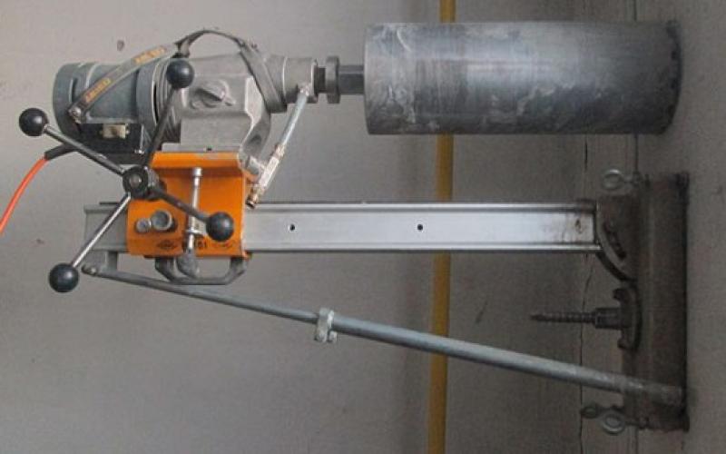 Алмазное бурение бетонной стены