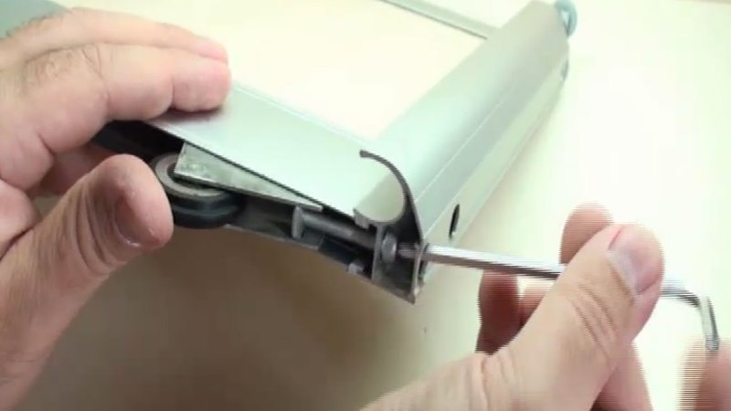 Демонстрация того, как производится и работает регулировка