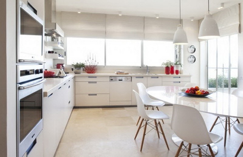 Освещение стола у окна