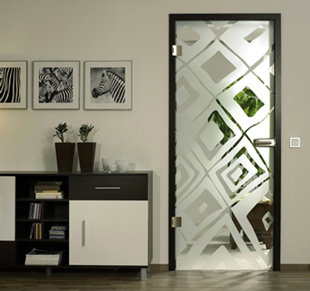 Стеклянные двери межкомнатные для коттеджа