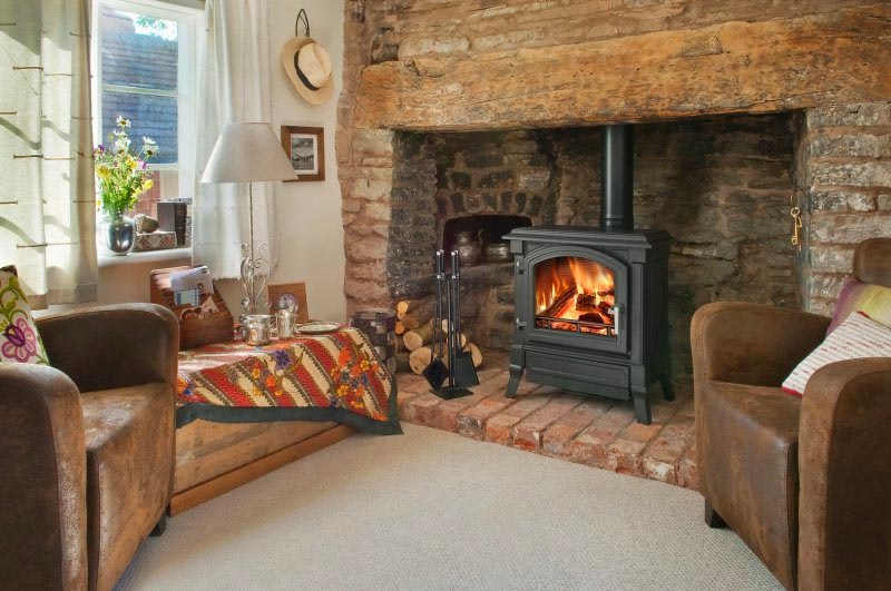 Современная печь для отопления дома из чугуна Современная печь для отопления дома из чугуна