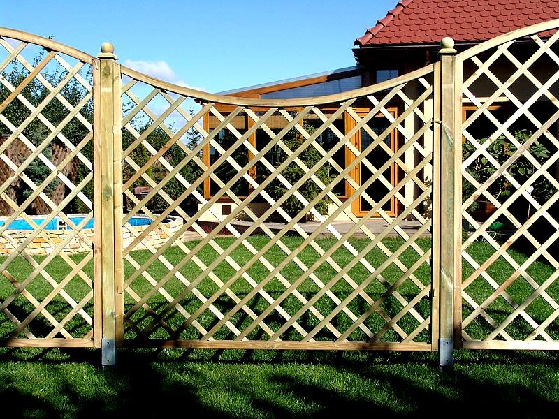 Деревянный декоративный забор