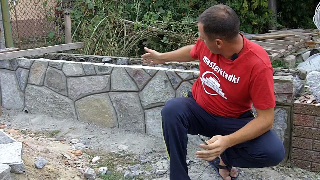 Этапы работ по укладке забора из камня