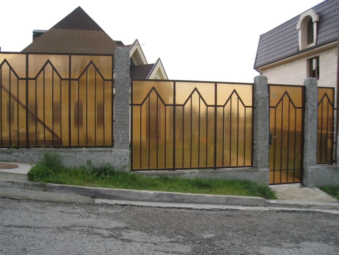 Забор из поликарбоната