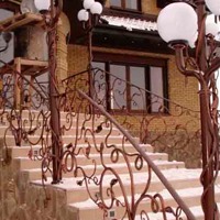 Делаем перила для лестницы в загородном доме своими руками