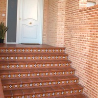 Керамическая плитка для ступеней лестницы — правила облицовки