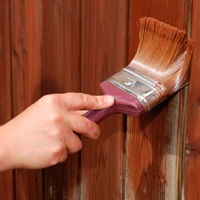 Как красить забор деревянный и металлический