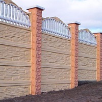 Как правильно поставить забор на склоне своими руками – некоторые технические моменты