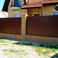 Подробная технология забора из профнастила с выбором материалов