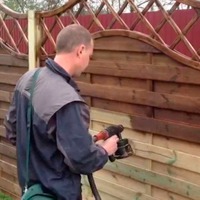 Чем покрасить деревянный забор, чтобы продлить срок его службы