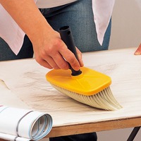 Как клеить обои на бетонные стены – основные правила и предостережения