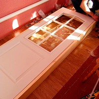 Простая установка деревянной двери с коробкой своими руками пошагово