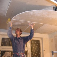 Как установить подвесной потолок из пластиковых панелей своими руками