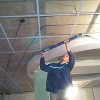 Чем отличаются натяжные потолки от подвесных