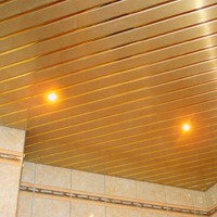 Как монтировать реечный подвесной потолок в ванную своими руками