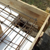 Свайный фундамент с ростверком для кирпичного дома с высокой степенью экономичности