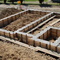 Мелкозаглубленный ленточный фундамент для дома из газобетона своими руками