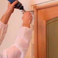 Устанавливаем межкомнатную дверь своими руками