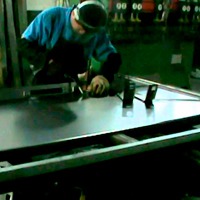 Возможно ли изготовление металлических дверей своими руками?