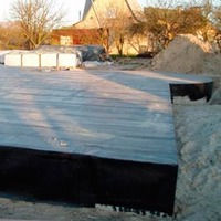 Как правильно сделать гидроизоляцию фундамента  для загородного дома или коттеджа