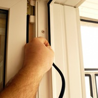 Ставим уплотнитель для дверей  — виды уплотнителя и особенности установки